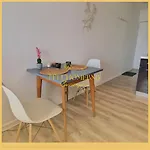 Nid Des Vosges - Cozy, Balcony, Queen Size Bed & Centre 아파트 *