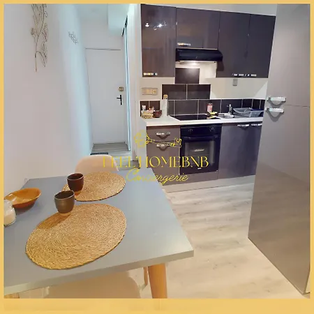 Appartement Nid Des Vosges - Cozy, Balcony, Queen Size Bed & Centre